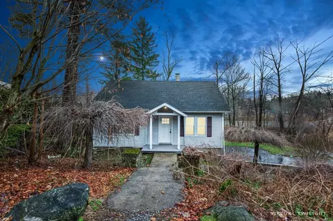 34 Janwood Rd, Waterbury, CT 06708