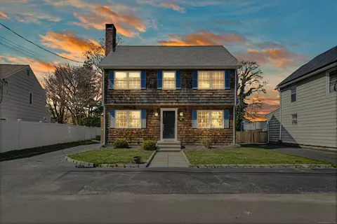 60 Fairfield Pl, Fairfield, CT 06824