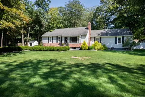 811 Oakwood Rd, Orange, CT 06477