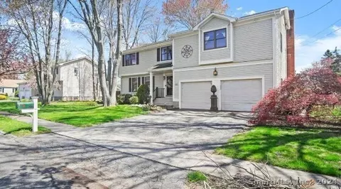 300 Flagler Ave, Stratford, CT 06614