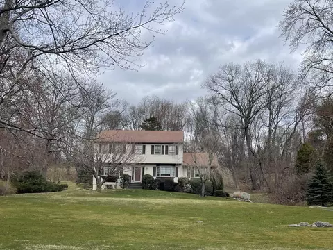 18 Flintlock Dr, Danbury, CT 06811