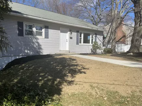 38 Lone Oak Ave, Waterbury, CT 06704