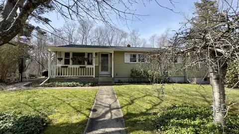 157 Pettipaug Rd, Westbrook, CT 06498