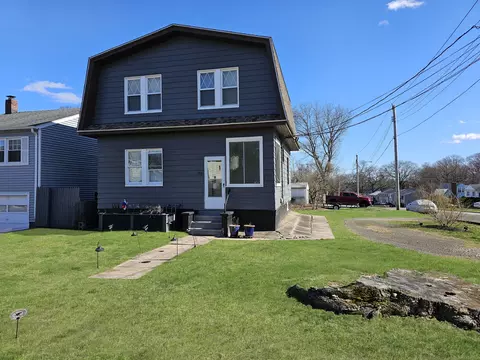 114 Highland St, West Haven, CT 06516