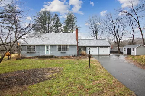 19 Pinewood Rd, East Granby, CT 06026
