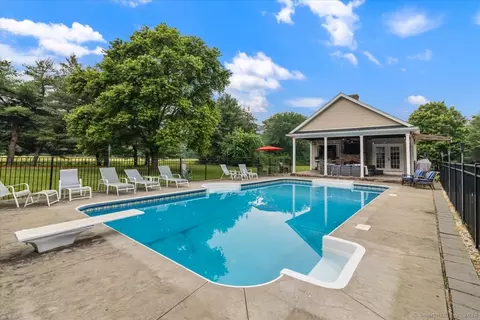 81 Terrys Plain Rd, Simsbury, CT 06070