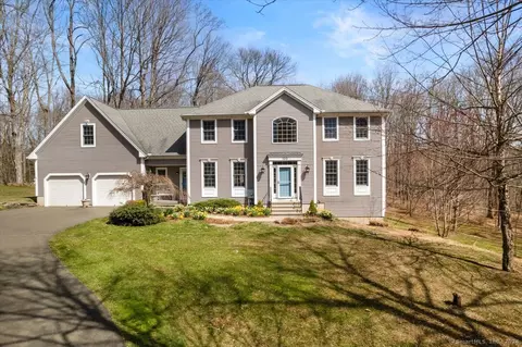 100 Walnut Tree Ln, Guilford, CT 06437
