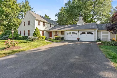 10 Randall Dr, Suffield, CT 06078