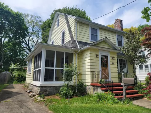 49 Parkway Dr, Stratford, CT 06614