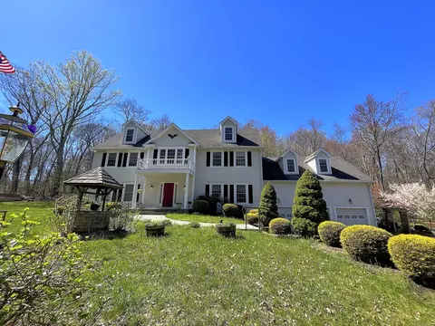 21 Partridge Xing, Hamden, CT 06514