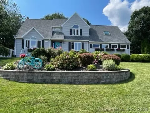 115 Lakewood Cir, Bristol, CT 06010