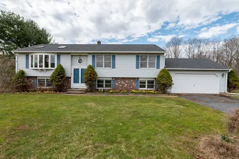 57 Hansen Farm Rd, North Haven, CT 06473
