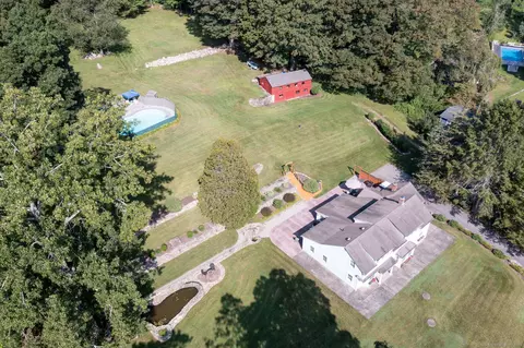 255 Pinch St, Hampton, CT 06247
