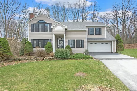 85 Dora Dr, Middletown, CT 06457