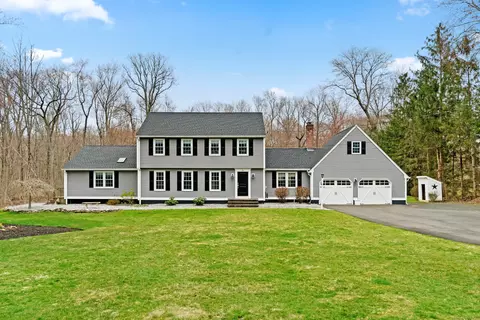 25 Laurelwood Dr, Wallingford, CT 06492