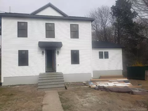 15 Highland Dr, Waterford, CT 06385