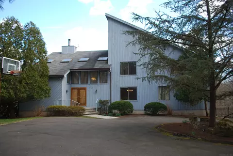 23 Valley View Dr, Stamford, CT 06903