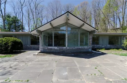 39 Boston Post Rd, East Lyme, CT 06333