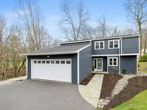 162 Knollwood Rd, Manchester, CT 06042