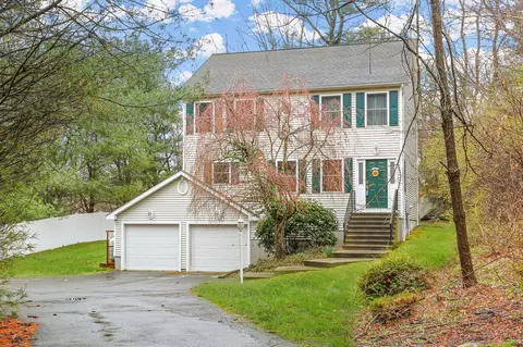 17 Bissell Pl, Seymour, CT 06483