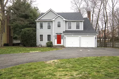 2 Frank St, Norwalk, CT 06851