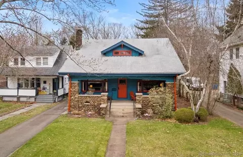 1566 Whitney Ave, Hamden, CT 06517