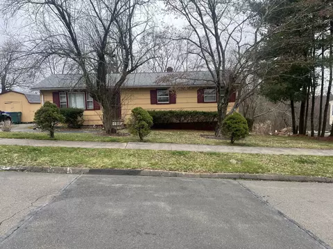 75 Hodder Dr, Hamden, CT 06514