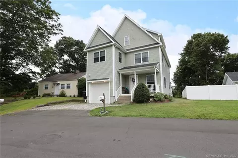 29 Howard Ct, Milford, CT 06460