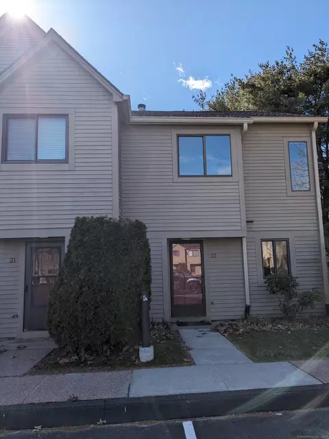 165 Village Square Dr #22, New Britain, CT 06053