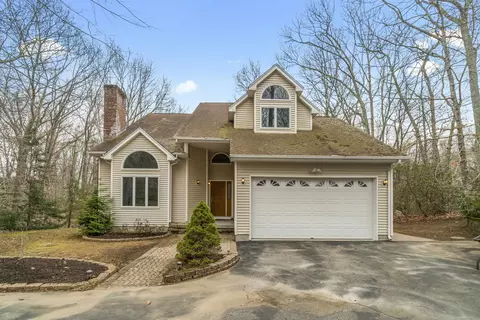 2 Doyle Rd, Waterford, CT 06385