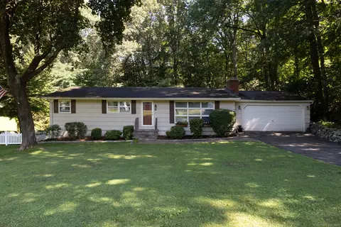 49 Troiano Rd, Hamden, CT 06518