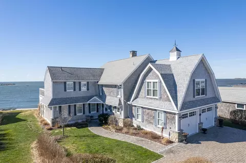 35 Hammock Rd, Clinton, CT 06413