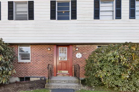 31 Fairview Dr #1, Danbury, CT 06810
