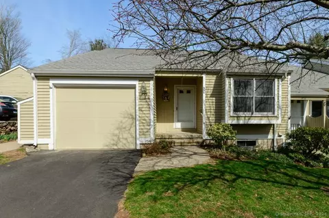 451 Lakeview Dr #451, Southington, CT 06489