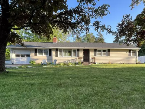 145 Heathridge Rd, Hamden, CT 06514