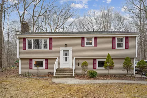 63 Harbor Rd, Colchester, CT 06415
