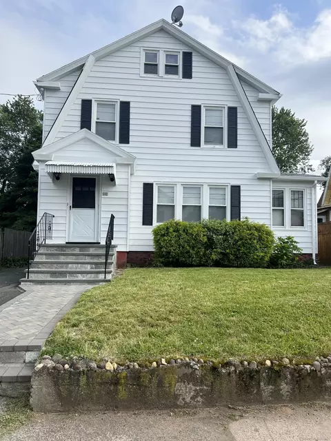 102 Woodin St, Hamden, CT 06514