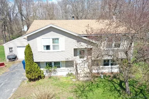 26 Oxbow Dr, Windham, CT 06226