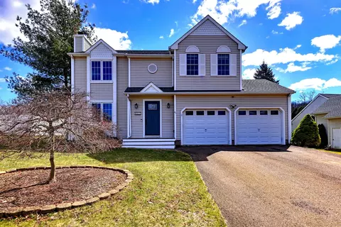 41 Doral Farms Rd, North Branford, CT 06471