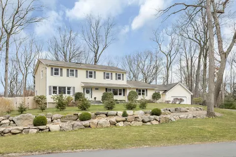 222 Mayapple Rd, Stamford, CT 06903