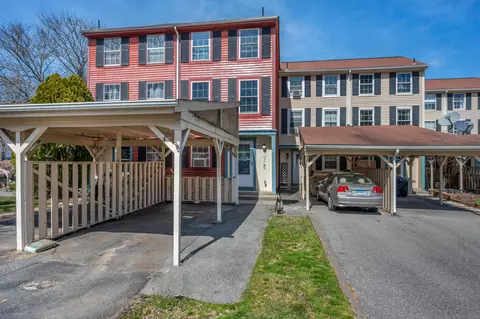 4 Rising Trail Ct #4, Middletown, CT 06457