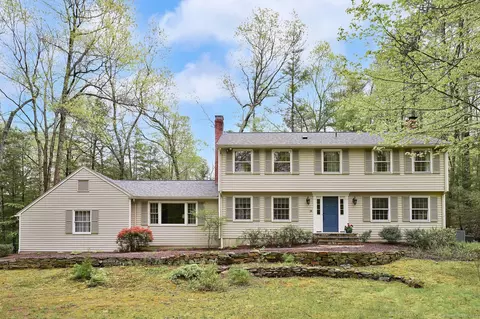 29 Beldenwood Rd, Simsbury, CT 06070