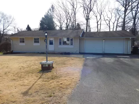 37 Highland Dr, Prospect, CT 06712
