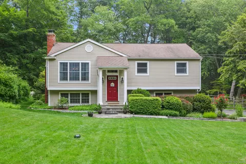 21 Flat Rock Dr, Ridgefield, CT 06877
