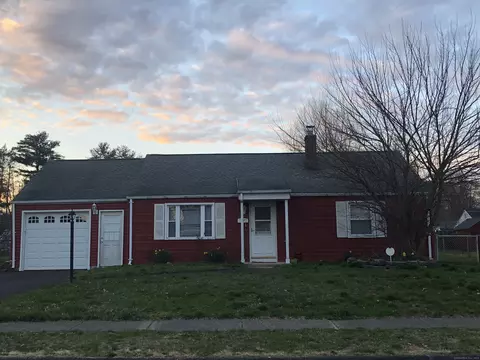 217 Woodycrest Dr, East Hartford, CT 06118