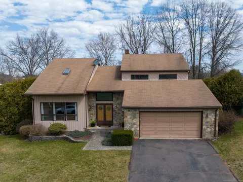 24 Stonegate Dr, Wethersfield, CT 06109