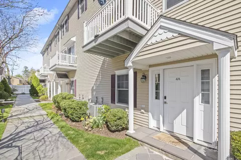 160 Glenbrook Rd #4A, Stamford, CT 06902