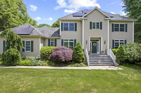 21 Hedgefield Ct, Orange, CT 06477