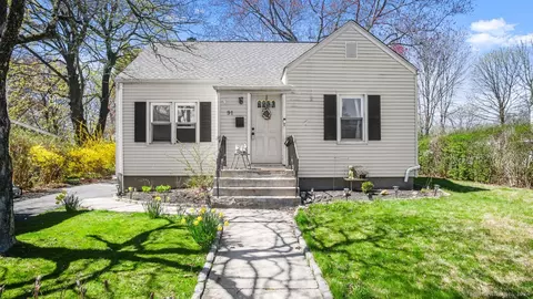 91 Eaton St, Stratford, CT 06614