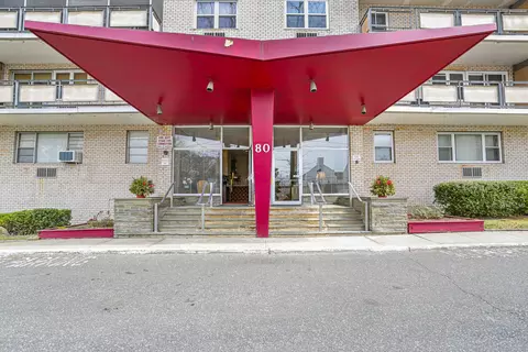 80 Cartright St #2H, Bridgeport, CT 06604